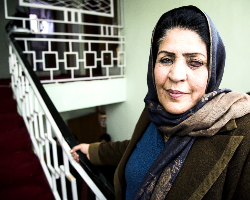 Atefa Huzaber leder Women for afghan women i Mazar–i Sharif. Hon har tidigare arbetat för Svenska Afghanistankommittén.